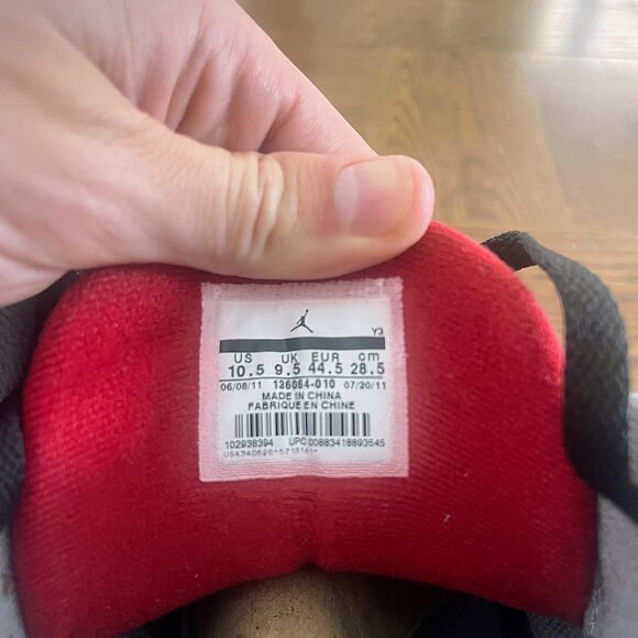 Air Jordan 3 Retro 'Cement' 2011 - Picture 6 of 6